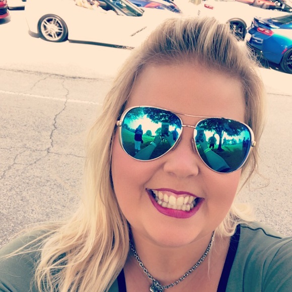 Meet your Posher, Merritt - Picture 1 of 1